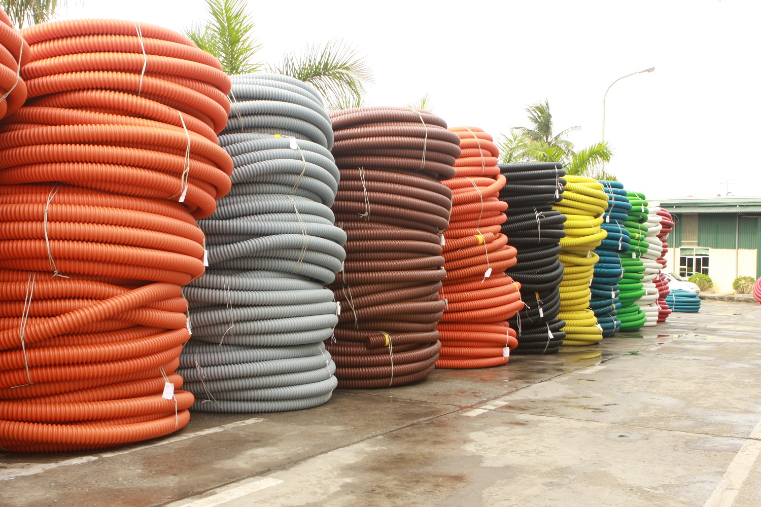 Bơm hút chân không vòng nước ứng dụng cho sản xuất ống nhựa gân xoắn HDPE 